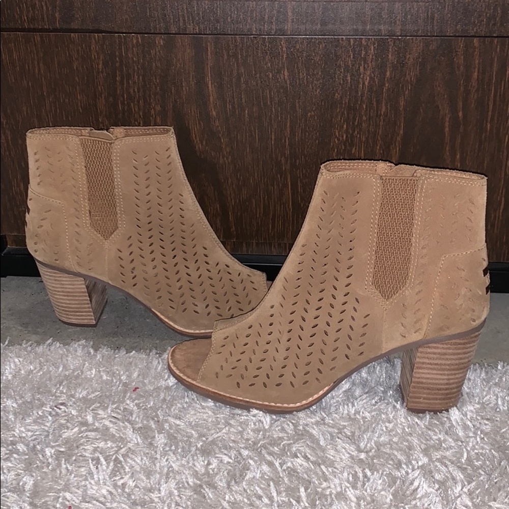 TOMS WEDGES